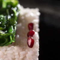 Маринован ориз с Уакаме